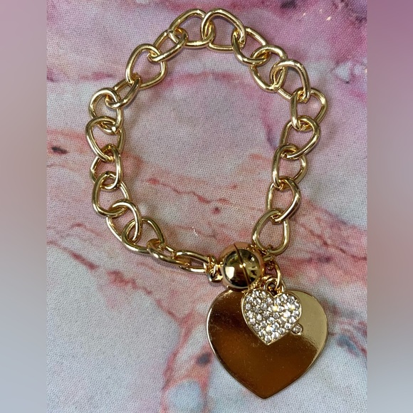 Charm Bracelet Gold Tone Heart Chain Rhinestones Magnetic Closure - Picture 3 of 6